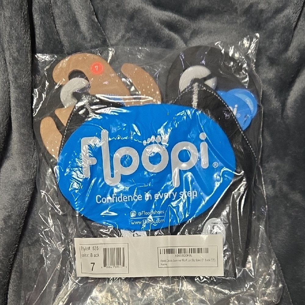 Floopy Slippers - Blue and Black